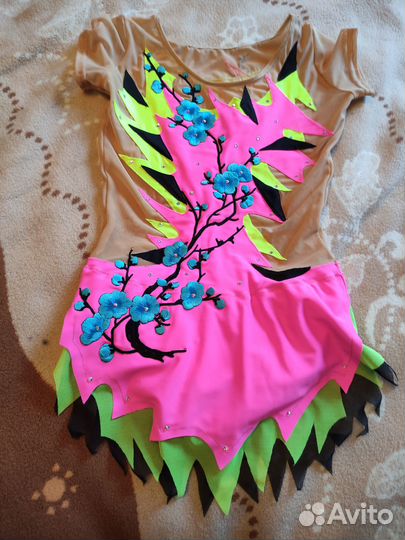 Продам костюм для художественной гимнастики