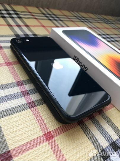 iPhone SE (2022), 64 ГБ