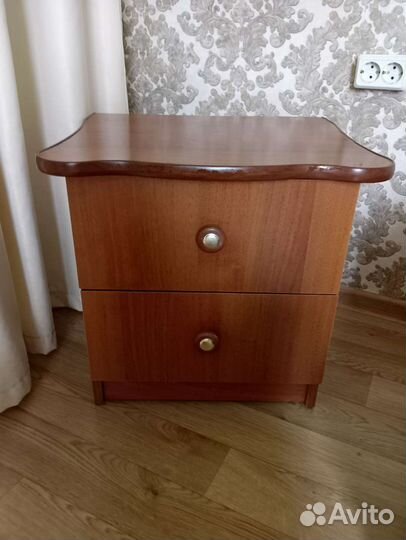 Тумба прикроватная