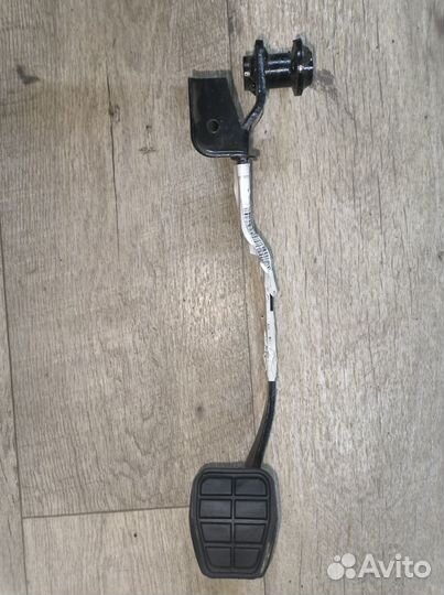 Педаль сцепления м11