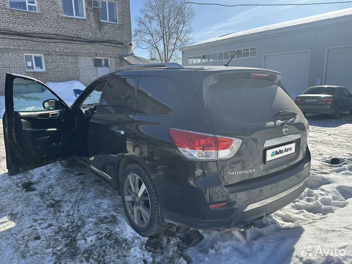 Nissan Pathfinder 3.5 CVT, 2015, битый, 138 000 км