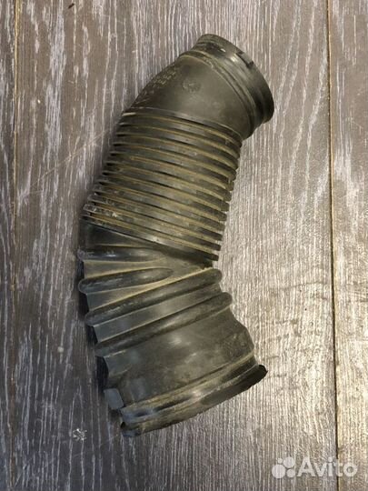 Патрубок воздуха Audi A6 C6 4F0129615L