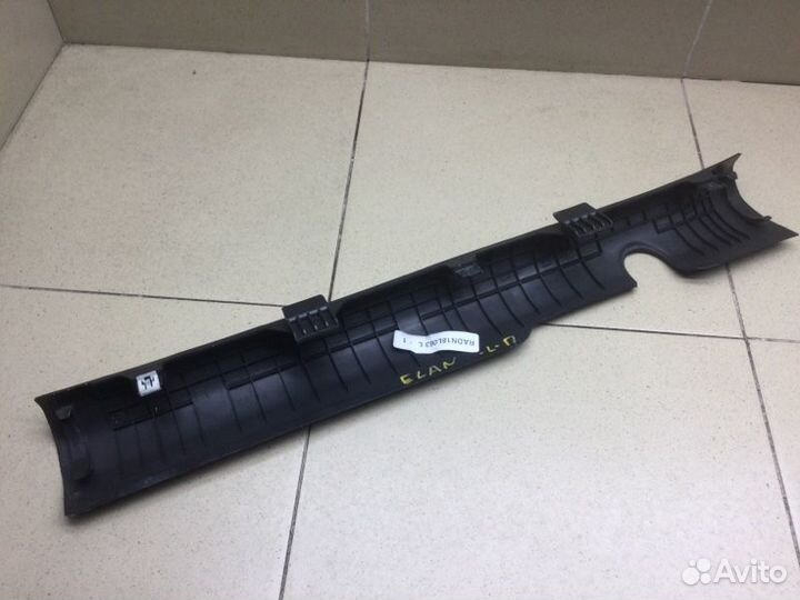 Накладка порога (внутренняя) передняя левая