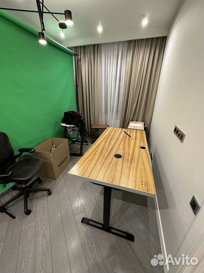 Компьютерный стол с электроприводом tabularasa