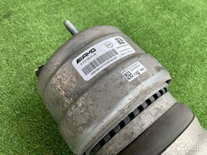 Амортизатор передний левый Mercedes W213 213 AMG