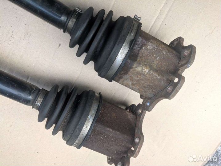 Полуось (приводной вал, шрус) Audi A6 C6 (S6,RS6) 4F0407272N