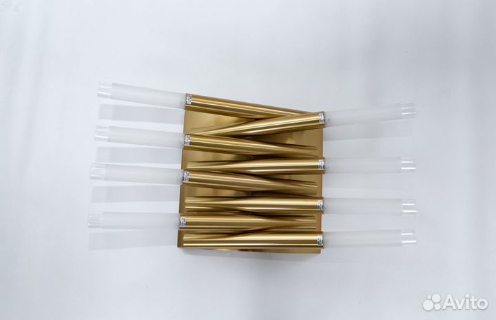 Люстра - бра накладная