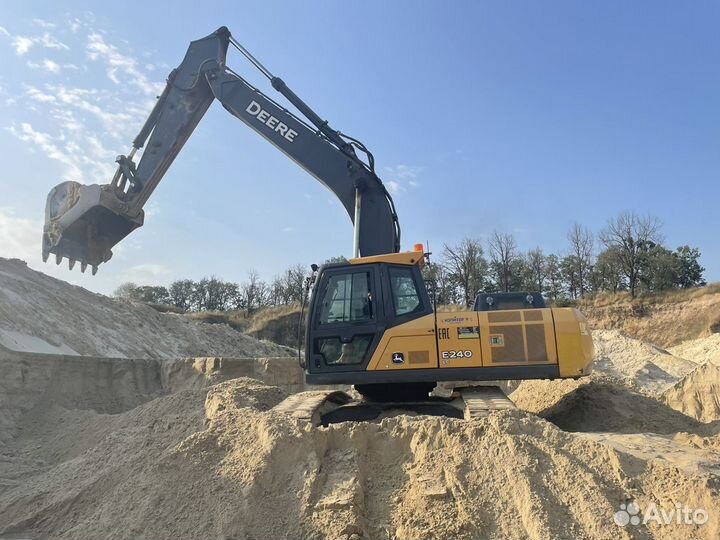 Гусеничный экскаватор John Deere E240 LC, 2014