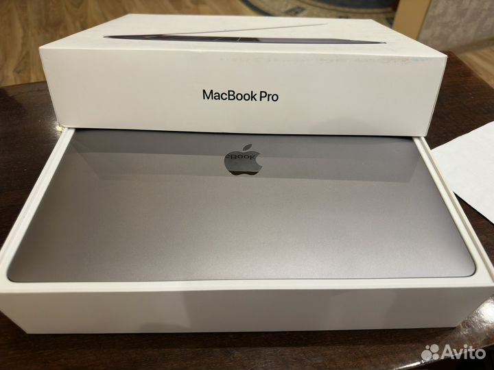 Macbook pro 13 2019 touch bar