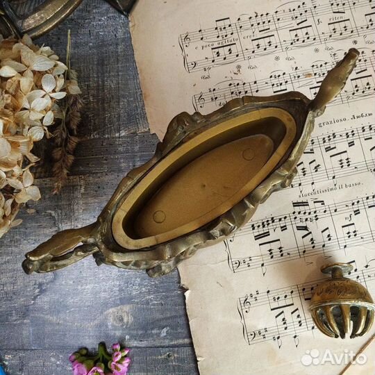 Антиквариат из Европы. Жардиньерка малая, бронза