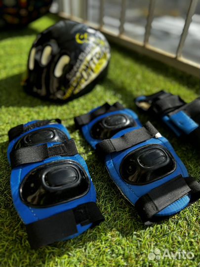 Шлем детский, наколенники,налокотники