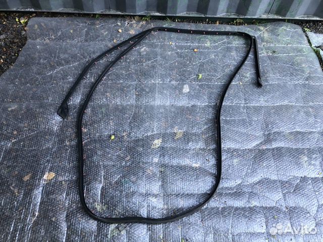 Уплотнитель двери задней левой Ford Explorer V