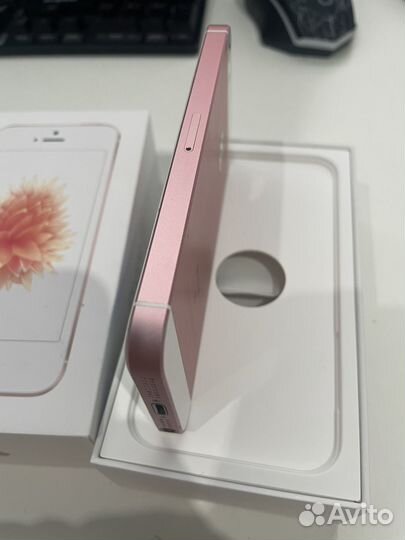 iPhone SE, 32 ГБ
