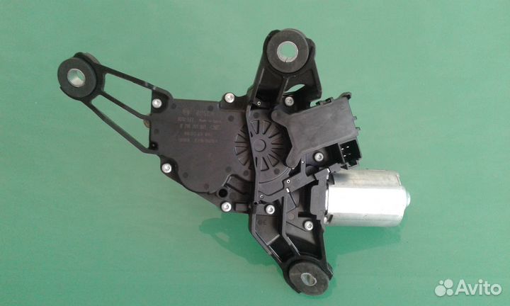 Двигатель стеклоочистителя задней двери yaris
