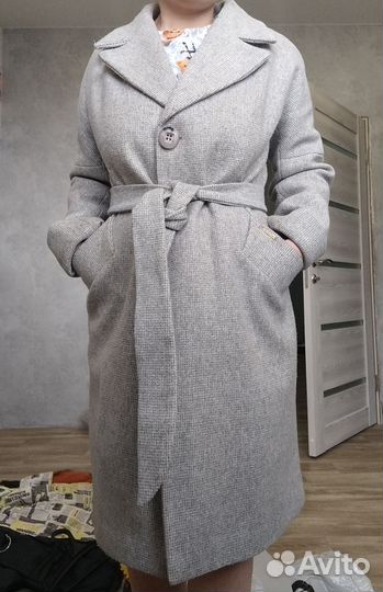 Пальто женское 42-44, два вида, цена за оба