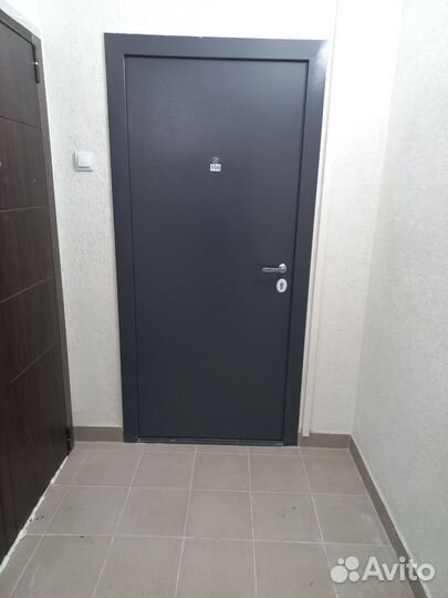 Дверь входная от застройщика