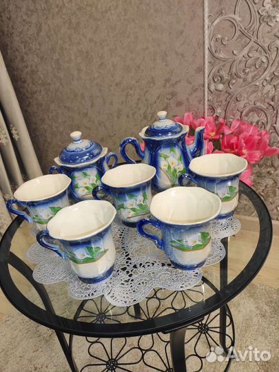 Чайный сервиз с чайничком заварником и сахарницей