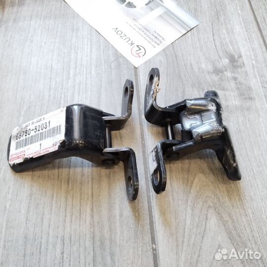 Петли задней левой двери Камри 40 комплект