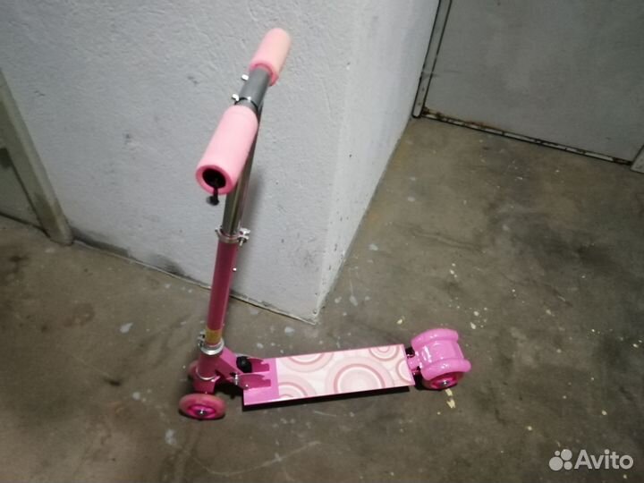 Самокат железный 4 колеса