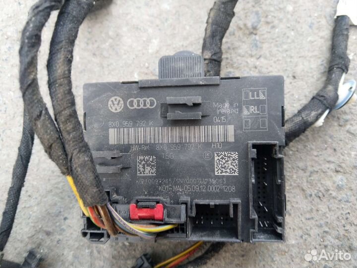Блок двери Audi 8X0959792