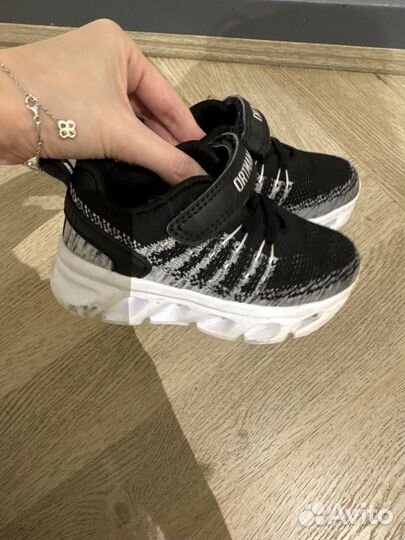 Кроссовки 24