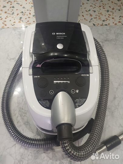 Продаю пылесос сухая+влажная уборка