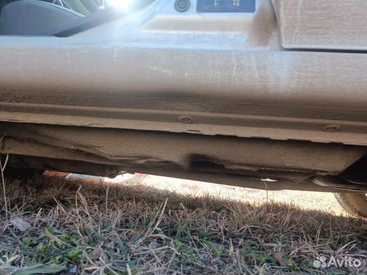 Центральная стойка кузова левая Nissan Almera