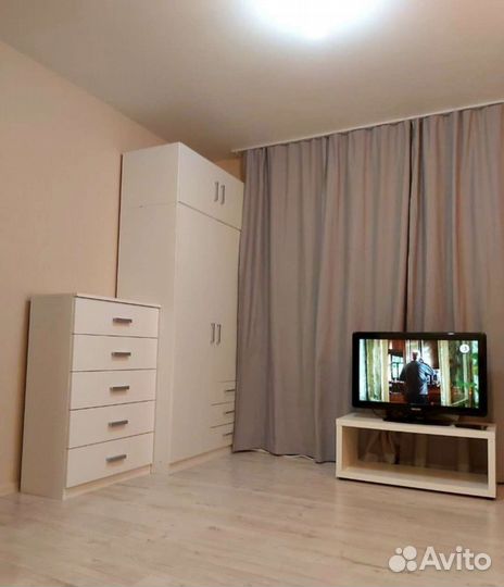 Тумба б/у под телевизор