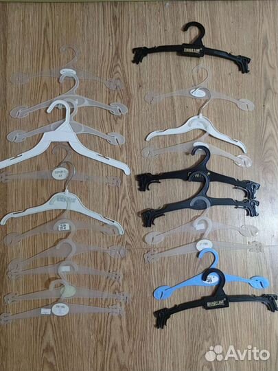 Вешалки плечики 97 штук