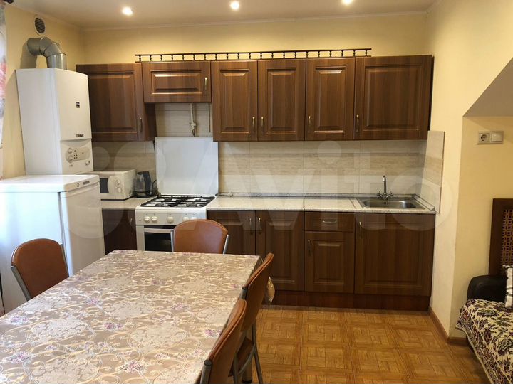 Дом 200 м² на участке 3 сот.