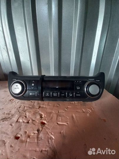 Блок управления климатической установкой Toyota