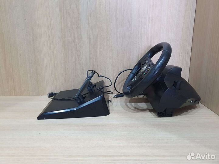 Игровой руль logitech с педалями