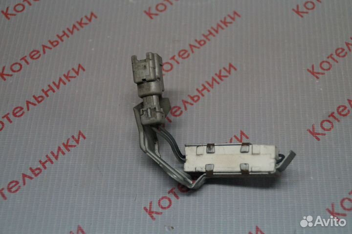 Nissan 31037-8E002 Резистор кпп