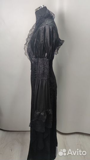 Новое готическое платье с кружевом 42р