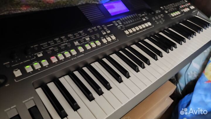 Синтезатор Yamaha PSR s670