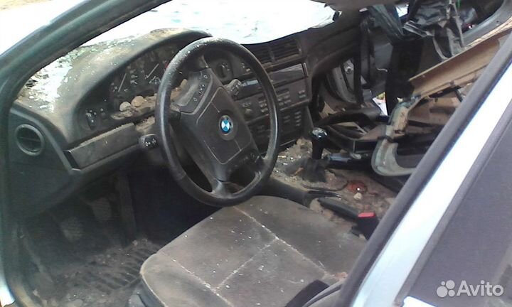 Бмв е39 523 в разбор