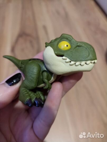 Динозавр Jurassic world кусачка маленький