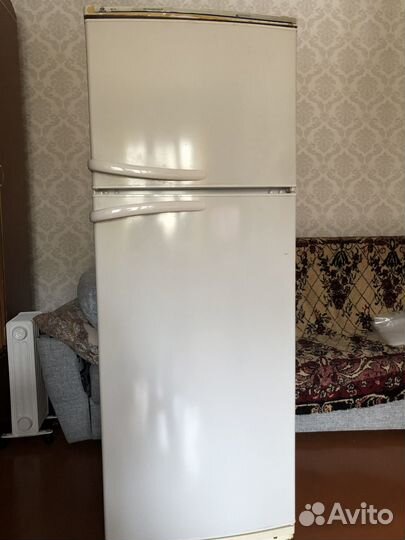 Холодильник Атлант б\у на запчасти