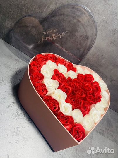 Сердце из роз подарок