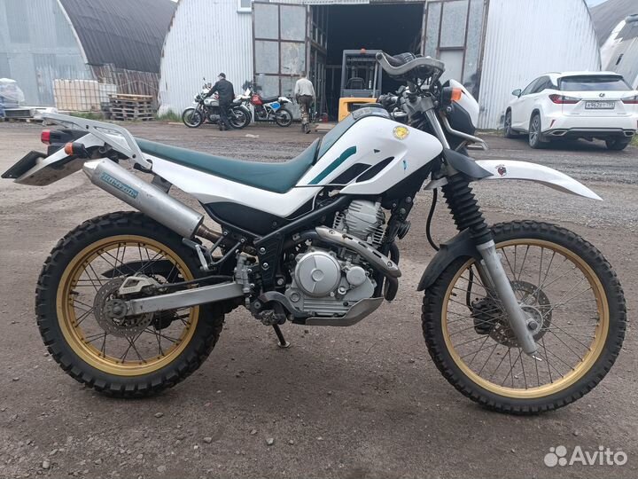 Yamaha XT 250 serow