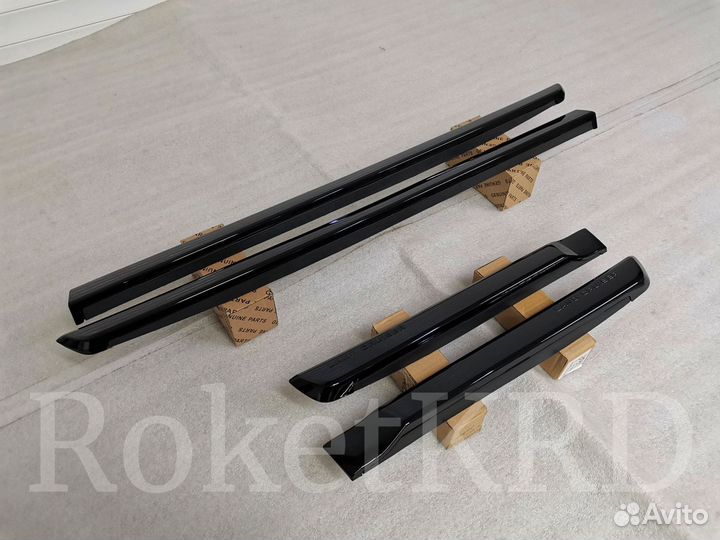 Молдинги Land Cruiser 200 2016г Черный глянец