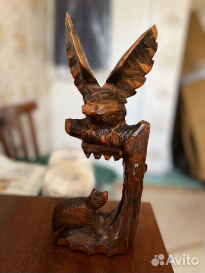 Статуэтка из дерева