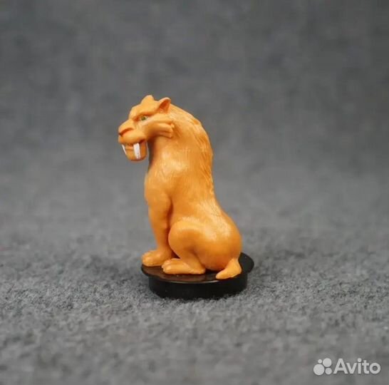 Фигурка Макдональдс саблезубый тигр