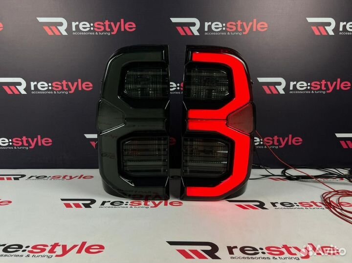 Стопы Toyota Hilux PickUp с 2016 Стиль 2020 S1914