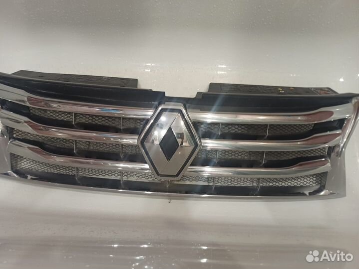 Решетка радиатора renault duster