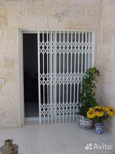 Металлические / Раздвижные решетки