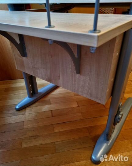 Письменный стол