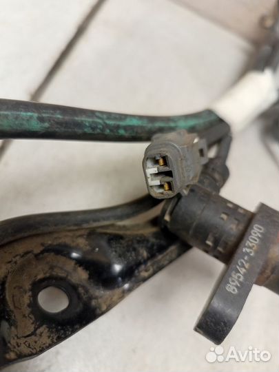 Датчик ABS передний 8954233090