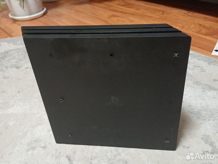 Sony PS4 pro вместе с ps camera + 5 игр + диск