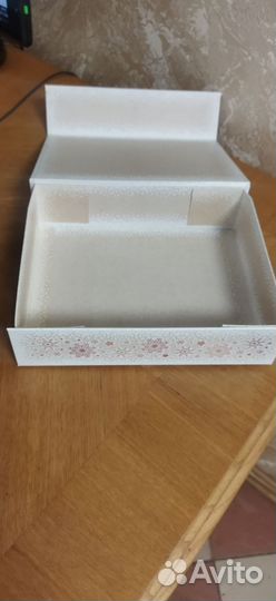 Коробка новогодняя картонная